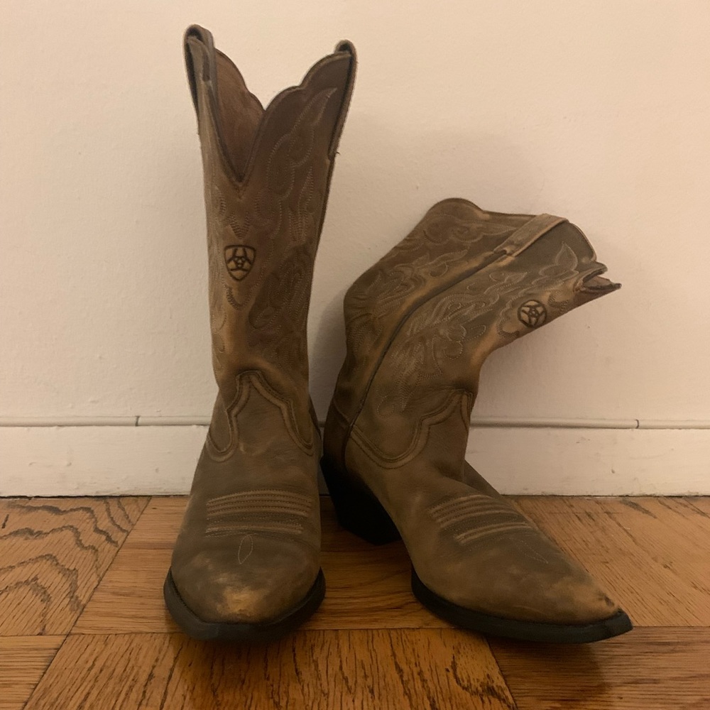 ARIAT BROWN COWBOY BOOTS